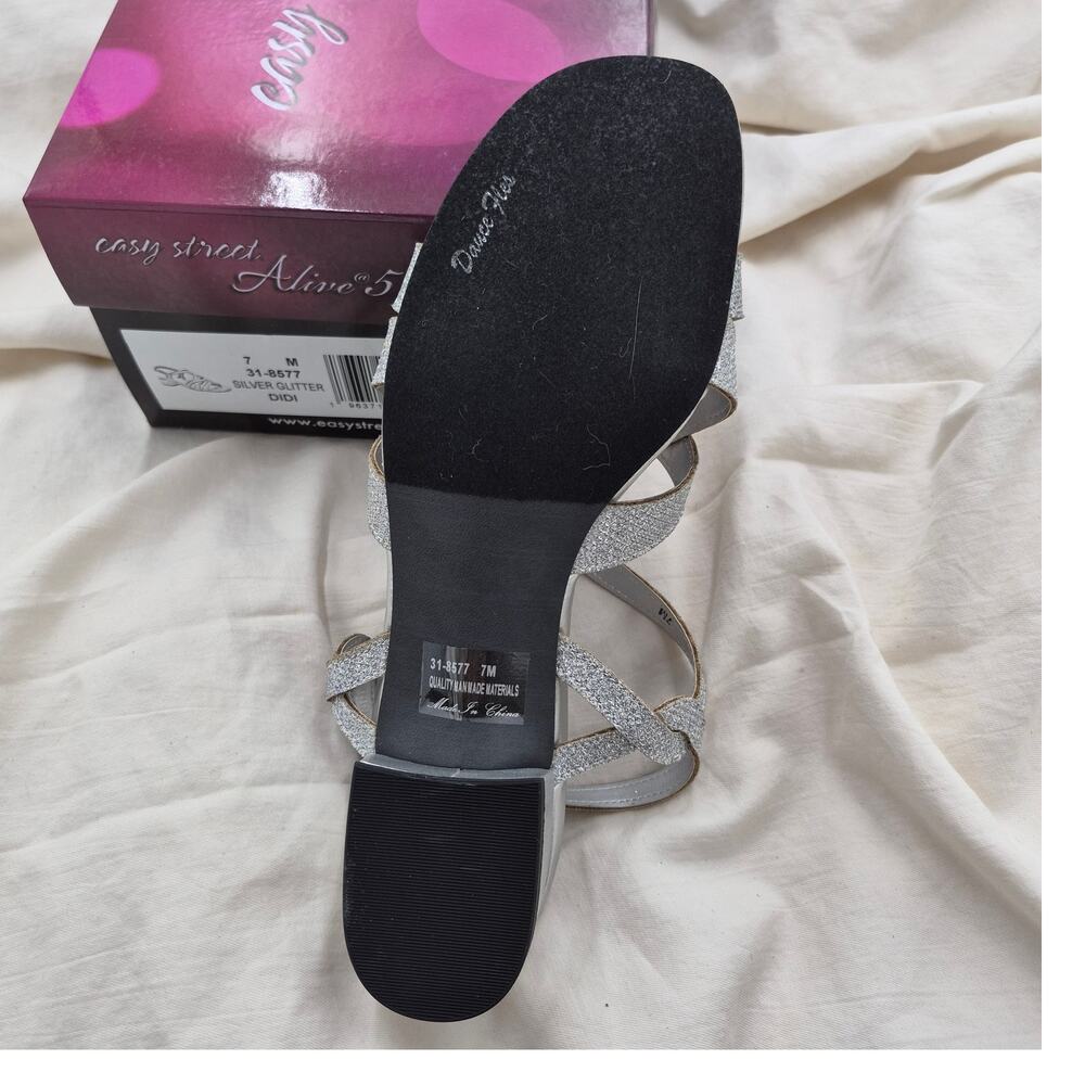 NEW Easy Street Didi Block Heel Sandals silver glitter slingback strap SIZE 7 M - Picture 4 of 7